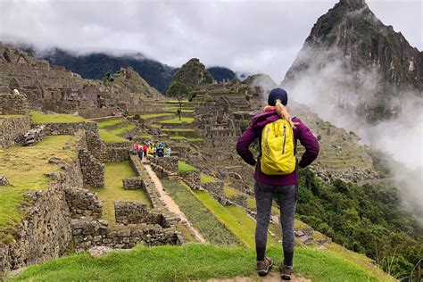 luxury hike to machu picchu